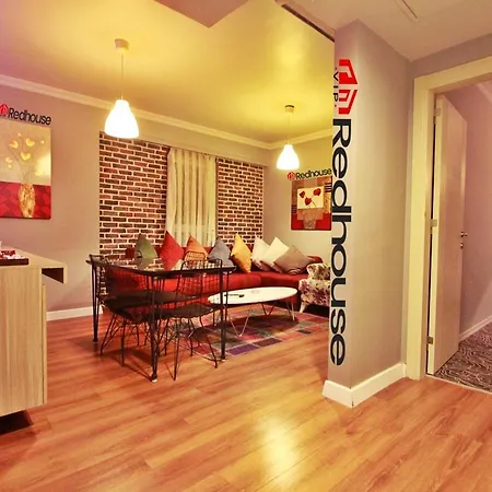 Red House Vip Apartmant Suites 아파트호텔 3*
