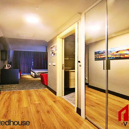 Red House Vip Apartmant Suites