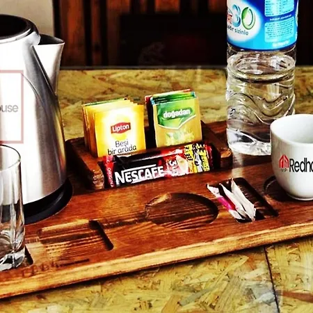 Red House Vip Apartmant Suites Aparthotel 3*