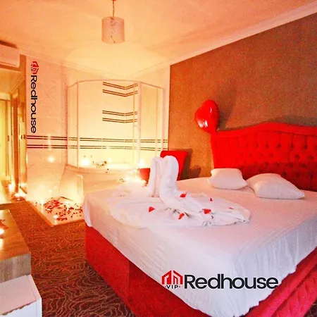 Red House Vip Apartmant Suites Aparthotel