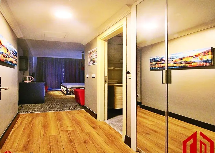 Red House Vip Apartmant Suites