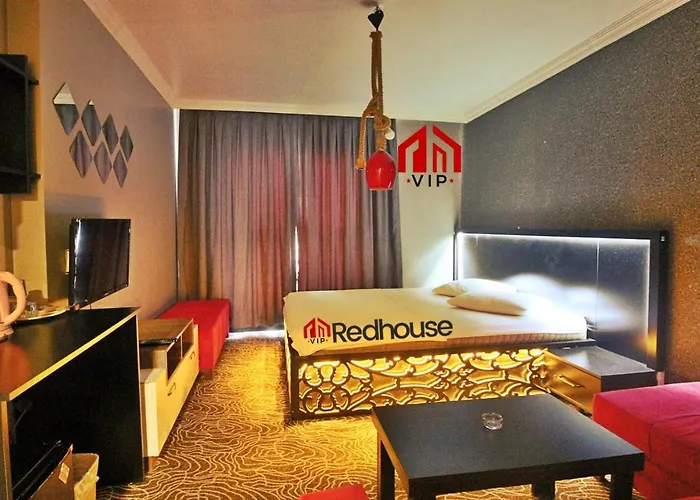 Red House Vip Apartmant Suites 公寓式酒店