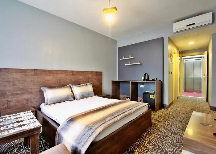 Red House Vip Apartmant Suites Aparthotel 3*