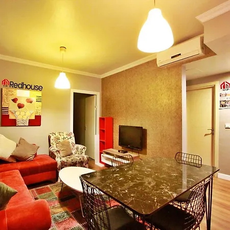Lägenhetshotell Red House Vip Apartmant Suites