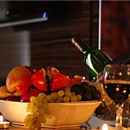 Ξενοδοχείο με διαμερίσματα Red House Vip Apartmant Suites
