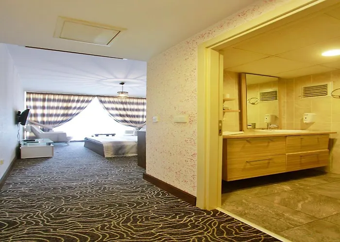 Red House Vip Apartmant Suites 3*