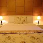 Red House Vip Apartmant Suites Apart Otel 3*