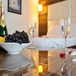Apart Otel Red House Vip Apartmant Suites 3*