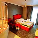 Red House Vip Apartmant Suites İstanbul