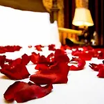 Apart Otel Red House Vip Apartmant Suites