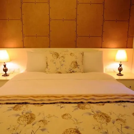 Red House Vip Apartmant Suites Lägenhetshotell 3*