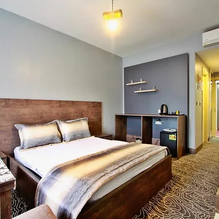 Red House Vip Apartmant Suites Lägenhetshotell 3*