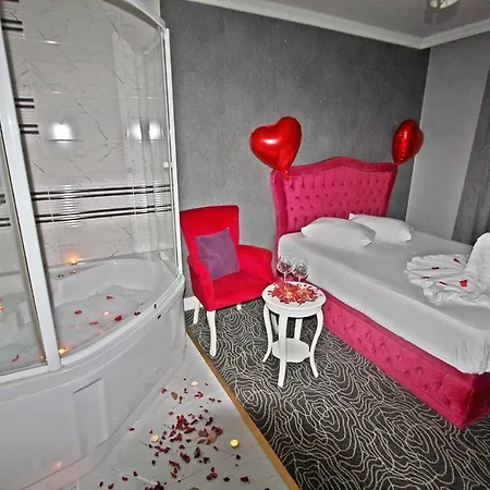 Red House Vip Apartmant Suites Lägenhetshotell 3*