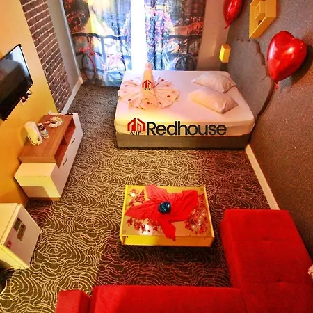 Red House Vip Apartmant Suites Lägenhetshotell 3*